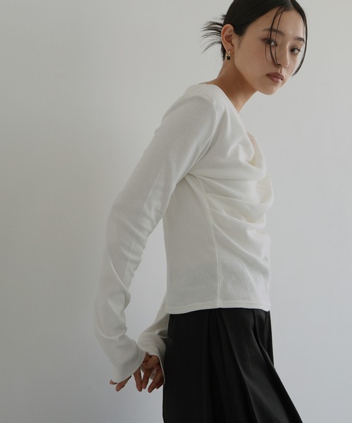 hellam(へラム)の「起毛 ドレープデザイントップス(ニット/セーター・レディース・オフホワイト/ブラック/チャコール・FREE)」の9枚目の写真