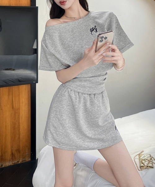 Miniministore(ミニミニストア)の「ガーリーセットアップ ワンオフショルダー(セットアップ・レディース・グレー・L/XL/M)」の5枚目の写真