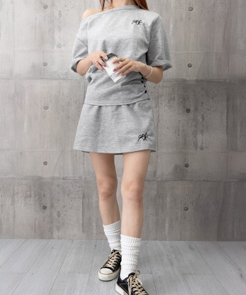 Miniministore(ミニミニストア)の「ガーリーセットアップ ワンオフショルダー(セットアップ・レディース・グレー・L/XL/M)」の2枚目の写真