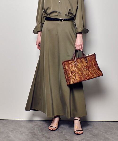 allureville（アルアバイル）の「フィブリルバイヤスナロースカート（スカート・レディース・ベージュ/ネイビー/カーキ・1/2）」の5枚目の写真