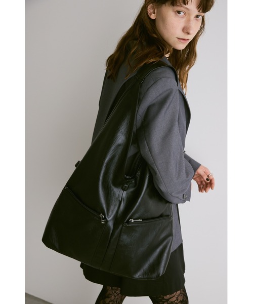 セール】2WAYアウトポケットトライアングルバッグ / PC（16inch）収納