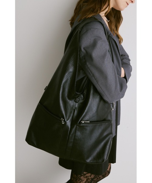 セール】2WAYアウトポケットトライアングルバッグ / PC（16inch）収納