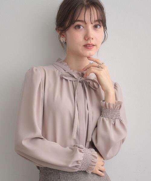 couture brooch（クチュールブローチ）の「【フェミニン・通勤】タイ付きピコフリルブラウス（シャツ/ブラウス・レディース・アイボリー/グレー/サンドベージュ・36/38/40/42）」の3枚目の写真