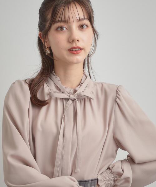 couture brooch（クチュールブローチ）の「【フェミニン・通勤】タイ付きピコフリルブラウス（シャツ/ブラウス・レディース・アイボリー/グレー/サンドベージュ・36/38/40/42）」の16枚目の写真