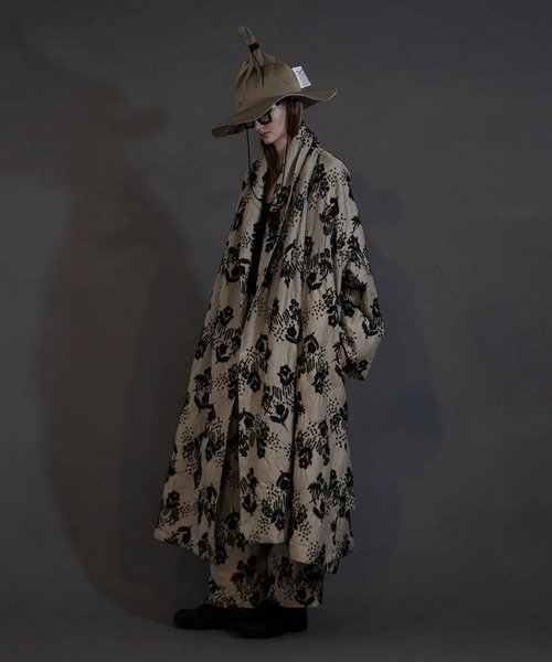 my beautiful landlet(マイビューティフルランドレット)の「【my beautiful landlet】 ORIGINAL FLOWER JACQUARD LONG COAT(その他アウター・メンズ・ベージュ/ブラック・1/0)」の5枚目の写真