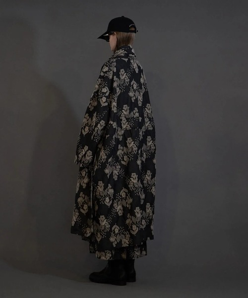 my beautiful landlet(マイビューティフルランドレット)の「【my beautiful landlet】 ORIGINAL FLOWER JACQUARD LONG COAT(その他アウター・メンズ・ベージュ/ブラック・1/0)」の10枚目の写真