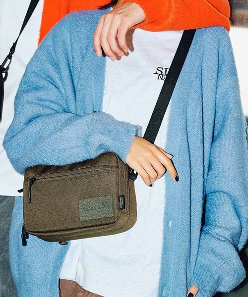 ムラサキスポーツ（ムラサキスポーツ）の「DEAR LAUREL/ディアローレル ショルダーバッグ DISTRICT SHOULDER DL25F10103（ショルダーバッグ・メンズ・ブラック/カーキ/ベージュ・FREE）」の3枚目の写真