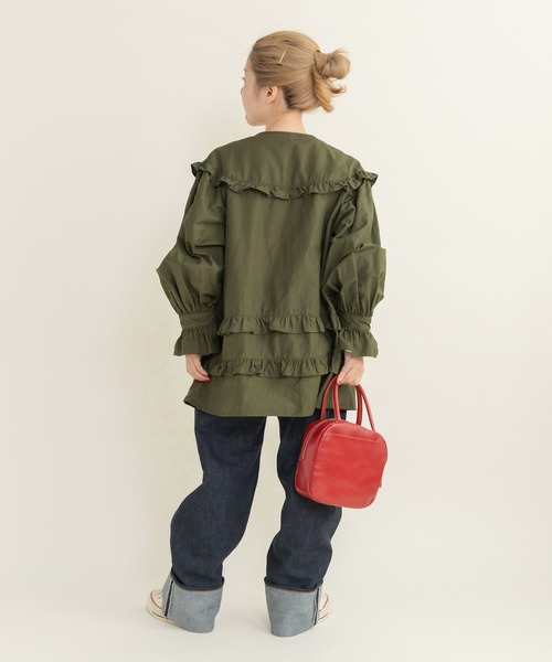 Dot＆Stripes CHILD WOMAN（ドットアンドストライプス　チャイルドウーマン）の「ライトバックサテン フリルティアードブラウス（シャツ/ブラウス・レディース・カーキ/アイボリー・FREE）」の9枚目の写真