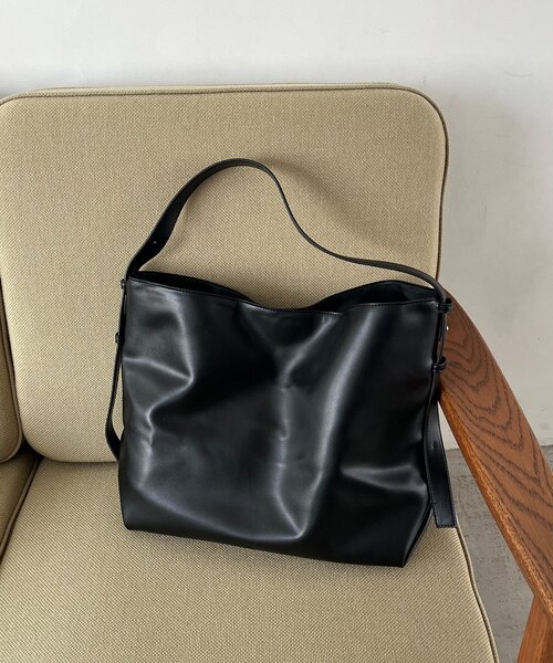 カプリシュレマージュ　2WAYワンハンドルバッグ　ブラック セール】【WEB限定カラー・ブラック/大容量】2WAYワンハンドルバッグ