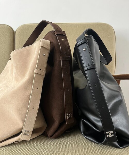 セール】【WEB限定カラー・ブラック/大容量】2WAYワンハンドルバッグ