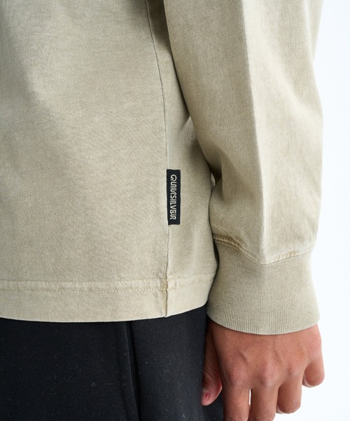 Quiksilver（クイックシルバー）の「BW HISTORY POCKET LT /クイックシルバーキッズ胸ポケットワンポイントバックプリント長袖ロンT（Tシャツ/カットソー・キッズ・ブラック/ホワイト/ベージュ・160/150/140/130）」の12枚目の写真
