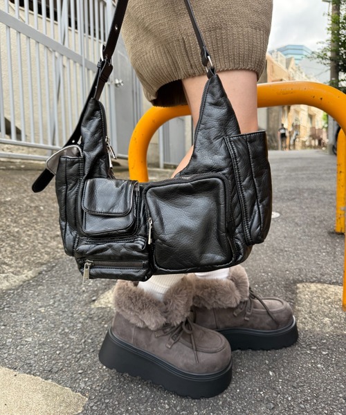 RODEO CROWNS WIDE BOWL（ロデオクラウンズワイドボウル）の「フェイクムートンショートブーツ（ブーツ・レディース・グレー/ブラウン系その他/ベージュ・LARGE/MEDIUM）」の11枚目の写真