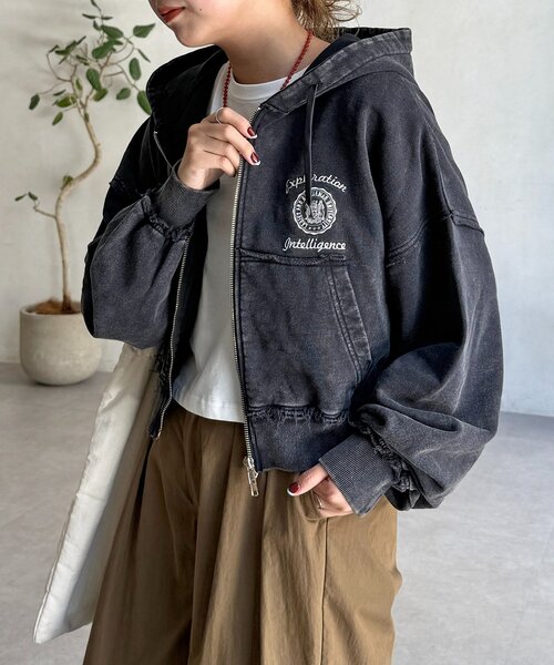 CPCM（シーピーシーエム）の「パウダー加工短丈パーカー（パーカー・レディース・ネイビー/ブラウン/レッド/チャコールグレー・FREE）」の2枚目の写真