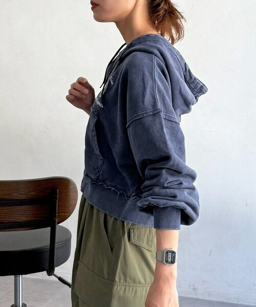 CPCM（シーピーシーエム）の「パウダー加工短丈パーカー（パーカー・レディース・ネイビー/ブラウン/レッド/チャコールグレー・FREE）」の7枚目の写真