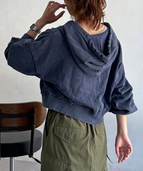 CPCM（シーピーシーエム）の「パウダー加工短丈パーカー（パーカー・レディース・ネイビー/ブラウン/レッド/チャコールグレー・FREE）」の8枚目の写真