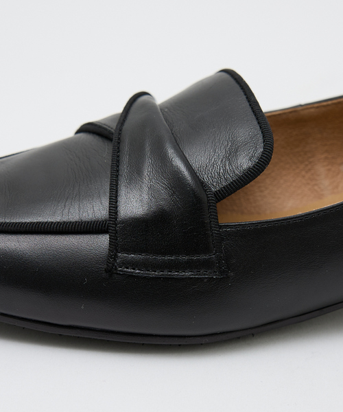 Au BANNISTER（オゥバニスター）の「撥水レザーローファー（ローファー・レディース・ダークブラウン/ブラック/グレイッシュベージュ/シルバー・36/37/38/39/35）」の11枚目の写真