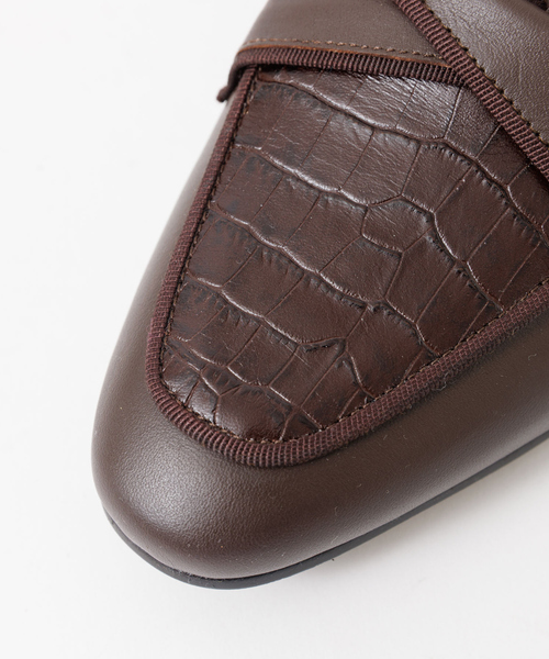 Au BANNISTER（オゥバニスター）の「撥水レザーローファー（ローファー・レディース・ダークブラウン/ブラック/グレイッシュベージュ/シルバー・36/37/38/39/35）」の22枚目の写真