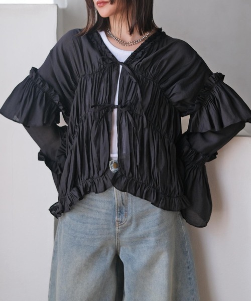 AKTE(アクテ)の「ボリュームティアードブラウス(シャツ/ブラウス・レディース・アイボリー/ブラック・FREE)」の12枚目の写真