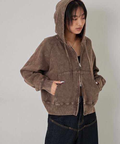 WHO'S WHO gallery（フーズフーギャラリー）の「KOOKYN ケミカルジップパーカー（パーカー・レディース・グレー/チャコールグレー/ブラウン・SMALL/MEDIUM/LARGE）」の3枚目の写真