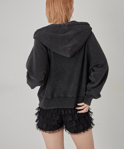 WHO'S WHO gallery（フーズフーギャラリー）の「KOOKYN ケミカルジップパーカー（パーカー・レディース・グレー/チャコールグレー/ブラウン・SMALL/MEDIUM/LARGE）」の4枚目の写真