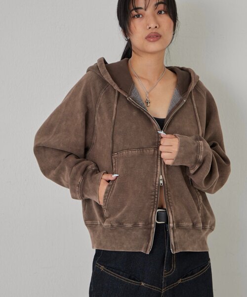 WHO'S WHO gallery（フーズフーギャラリー）の「KOOKYN ケミカルジップパーカー（パーカー・レディース・グレー/チャコールグレー/ブラウン・SMALL/MEDIUM/LARGE）」の8枚目の写真