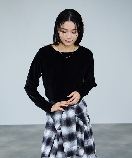 Mac-House(マックハウス)の「milli de l'air ベロアセンターシームカットソー(Tシャツ/カットソー・レディース・ブラック/ベージュ/ブラウン・L/M)」の16枚目の写真