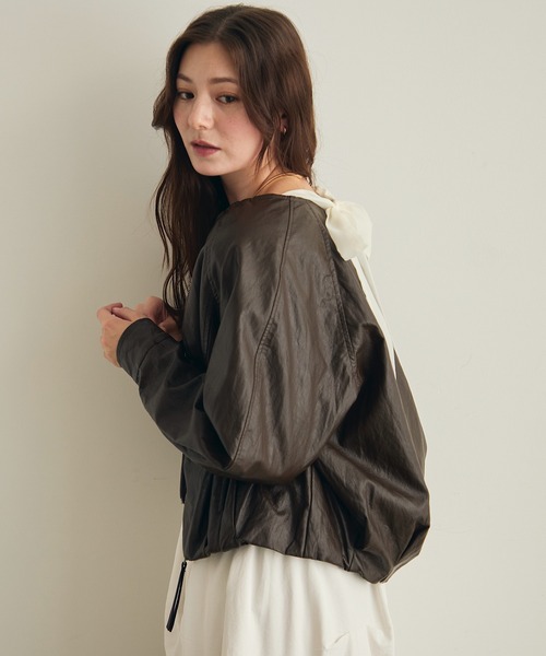 Lunea(ルネア)の「ノーカラーボリュームブルゾン(ブルゾン・レディース・ブラック/ブラウン・FREE)」の2枚目の写真