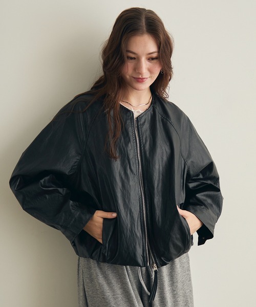 Lunea(ルネア)の「ノーカラーボリュームブルゾン(ブルゾン・レディース・ブラック/ブラウン・FREE)」の1枚目の写真