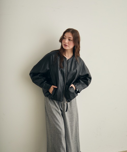 Lunea(ルネア)の「ノーカラーボリュームブルゾン(ブルゾン・レディース・ブラック/ブラウン・FREE)」の10枚目の写真