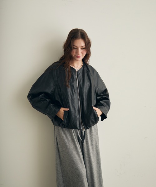 Lunea(ルネア)の「ノーカラーボリュームブルゾン(ブルゾン・レディース・ブラック/ブラウン・FREE)」の11枚目の写真