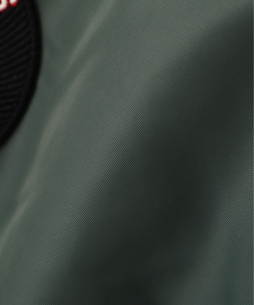 AVIREX（アヴィレックス）の「《KIDS/50th Anniversary》MA-1 SIGNATURE BIG LOGO（MA-1・キッズ・レッド/ブラック/セージグリーン・100/120/140）」の7枚目の写真