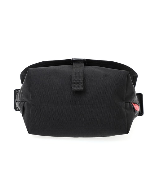Manhattan Portage（マンハッタンポーテージ）の「NYLON MESSENGER BAG (SM) FZP NO COFFEE（メッセンジャーバッグ・メンズ・ブラック・SMALL）」の5枚目の写真