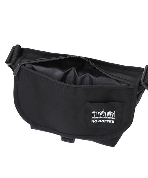 Manhattan Portage（マンハッタンポーテージ）の「NYLON MESSENGER BAG (SM) FZP NO COFFEE（メッセンジャーバッグ・メンズ・ブラック・SMALL）」の7枚目の写真