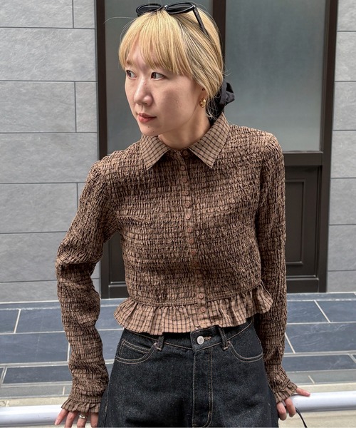 feepur(フェピュール)の「シャーリングショートチェックシャツ(シャツ/ブラウス・レディース・チャコールグレー/ブラウン・MEDIUM)」の12枚目の写真