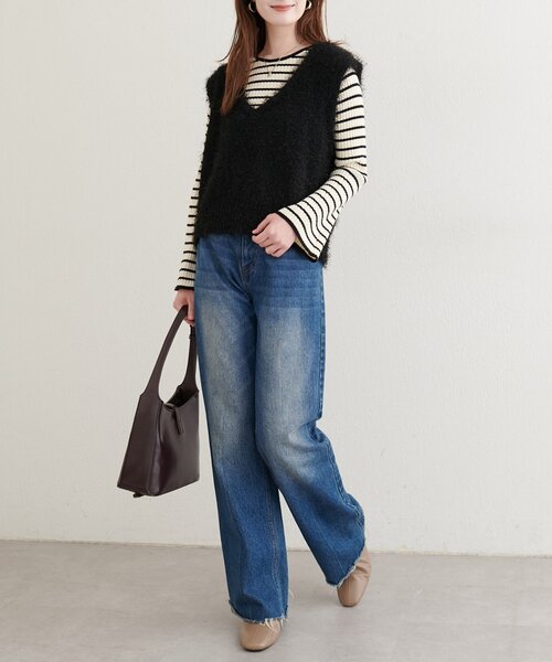 natural couture（ナチュラルクチュール）の「【WEB限定】フェザーヤーンVネックベスト（ベスト・レディース・アイボリー/ブラック/ブラウン・FREE）」の11枚目の写真