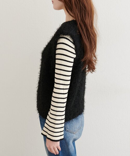 natural couture（ナチュラルクチュール）の「【WEB限定】フェザーヤーンVネックベスト（ベスト・レディース・アイボリー/ブラック/ブラウン・FREE）」の13枚目の写真