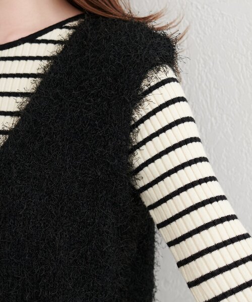 natural couture（ナチュラルクチュール）の「【WEB限定】フェザーヤーンVネックベスト（ベスト・レディース・アイボリー/ブラック/ブラウン・FREE）」の16枚目の写真