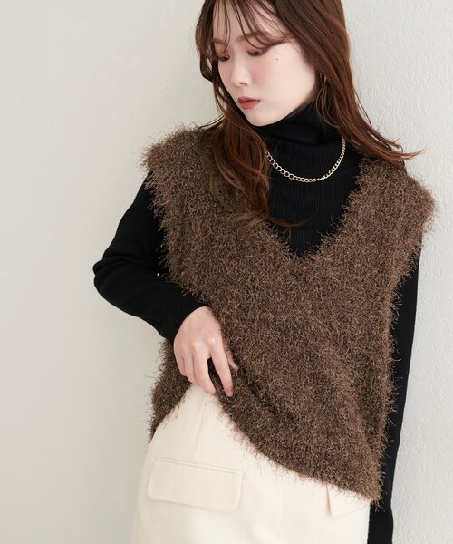natural couture（ナチュラルクチュール）の「【WEB限定】フェザーヤーンVネックベスト（ベスト・レディース・アイボリー/ブラック/ブラウン・FREE）」の18枚目の写真