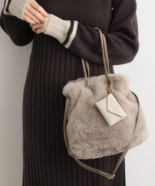 grove（グローブ）の「エコファーポーチ付き2WAYショルダー（ショルダーバッグ・レディース・アイボリー/ブラウン系その他/ナチュラル/ダークグレー・00）」の4枚目の写真