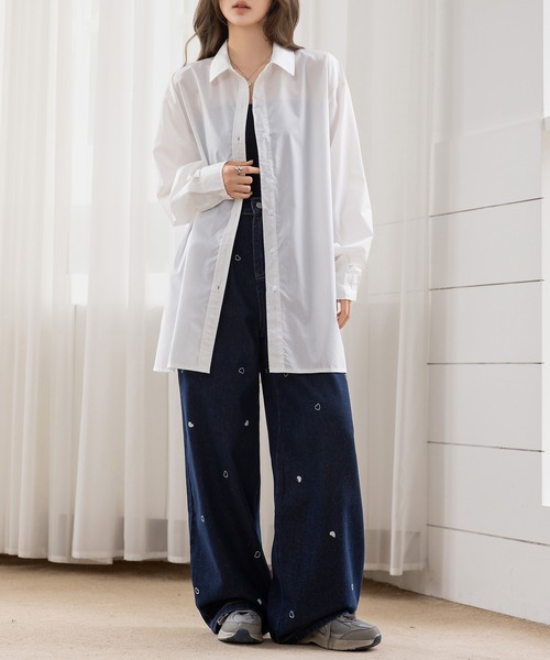 DAY CLOSET（デイ クローゼット）の「【ハリ感が魅力のブロード生地】長袖ヨーク切り替えレギュラーカラールーズシャツ レディース（シャツ/ブラウス・レディース・ホワイト/ネイビー/ブルー/ライトブルー・FREE）」の8枚目の写真