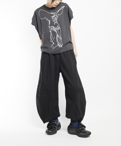 gomme（ゴム）の「デニムバルーンパンツ（デニムパンツ・レディース・インディゴブルー/ブラック/アイボリー・MEDIUM）」の6枚目の写真