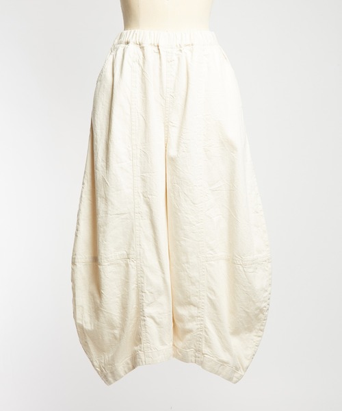 gomme（ゴム）の「デニムバルーンパンツ（デニムパンツ・レディース・インディゴブルー/ブラック/アイボリー・MEDIUM）」の18枚目の写真