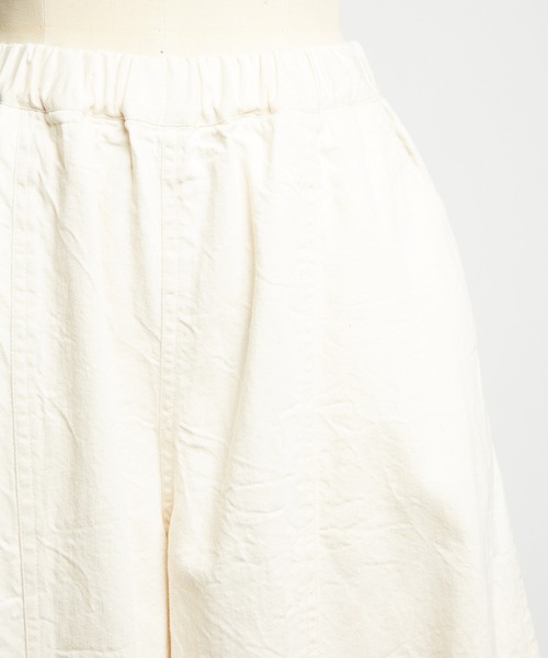 gomme（ゴム）の「デニムバルーンパンツ（デニムパンツ・レディース・インディゴブルー/ブラック/アイボリー・MEDIUM）」の20枚目の写真