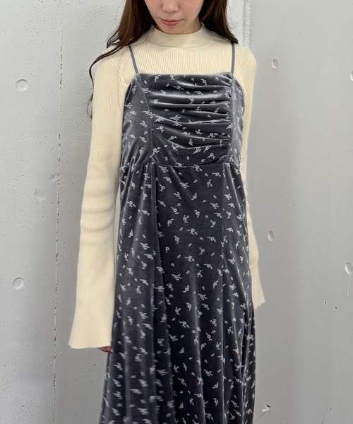archives（アルシーヴ）の「花柄ベロアキャミワンピース（ワンピース・レディース・ブラウン/ブラック/ブルーグレー・MEDIUM）」の9枚目の写真