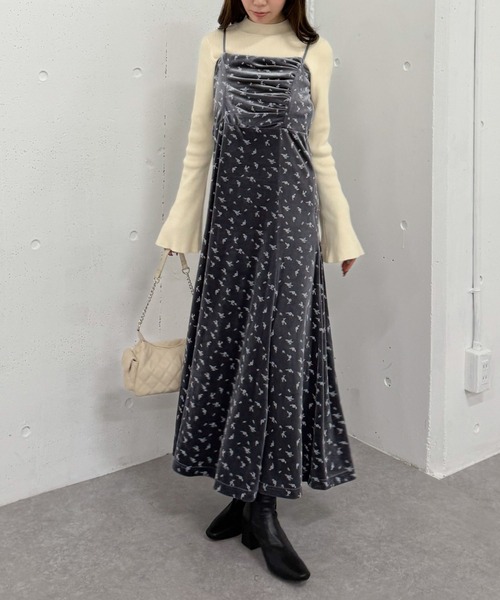 archives（アルシーヴ）の「花柄ベロアキャミワンピース（ワンピース・レディース・ブラウン/ブラック/ブルーグレー・MEDIUM）」の6枚目の写真