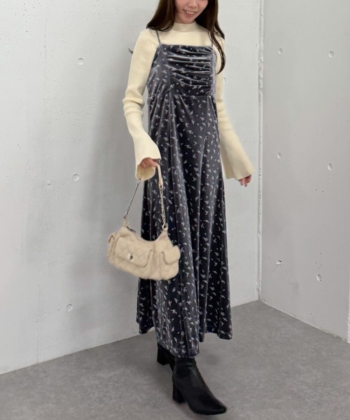 archives（アルシーヴ）の「花柄ベロアキャミワンピース（ワンピース・レディース・ブラウン/ブラック/ブルーグレー・MEDIUM）」の5枚目の写真