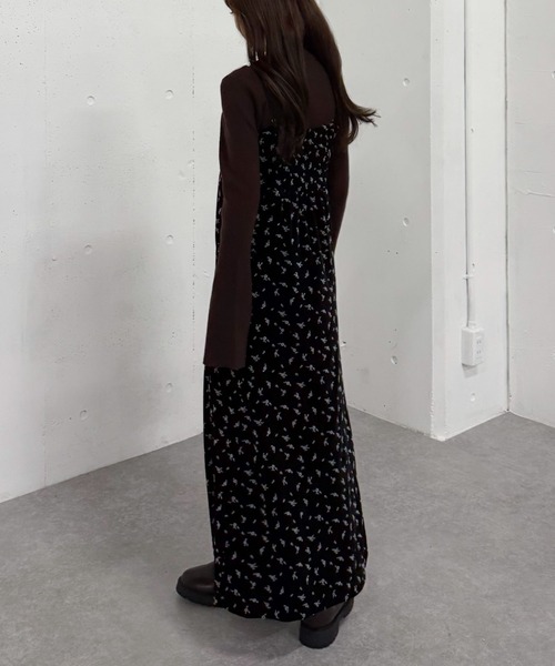 archives（アルシーヴ）の「花柄ベロアキャミワンピース（ワンピース・レディース・ブラウン/ブラック/ブルーグレー・MEDIUM）」の21枚目の写真