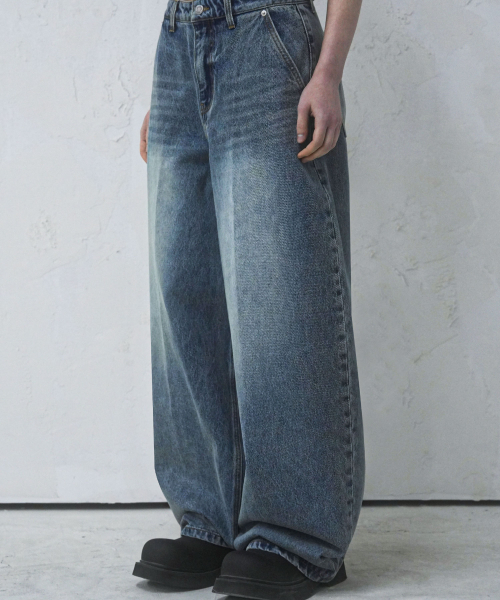 AVANDRESS(アバンドレス )の「Balloon Denim Pants - 3COL(デニムパンツ・レディース・ダークブルー/ブルー/ブラック・X-SMALL/SMALL/MEDIUM/LARGE/X-LARGE)」の5枚目の写真