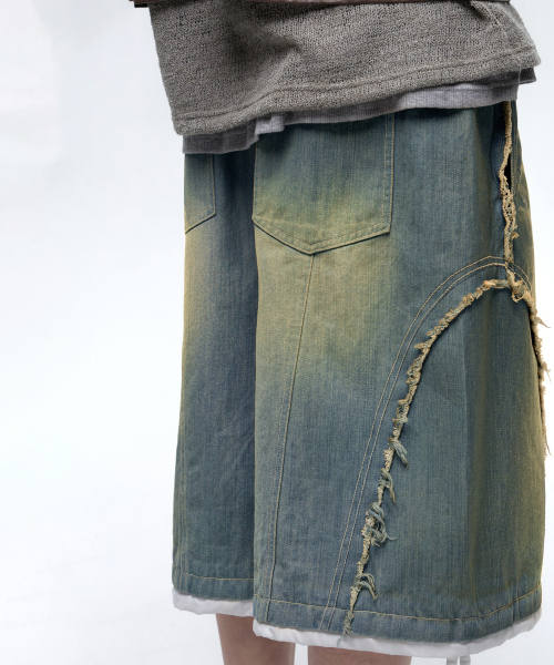 RSSC(アールエスエスシー)の「INCISION WASHING DENIM BERMUDA PANTS - LIGHT DENIM(その他パンツ・レディース・その他・1/2)」の8枚目の写真