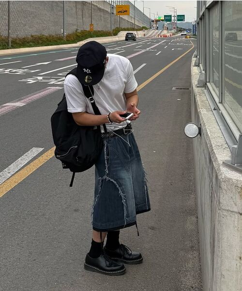 RSSC(アールエスエスシー)の「INCISION WASHING DENIM BERMUDA PANTS - LIGHT DENIM(その他パンツ・レディース・その他・1/2)」の11枚目の写真